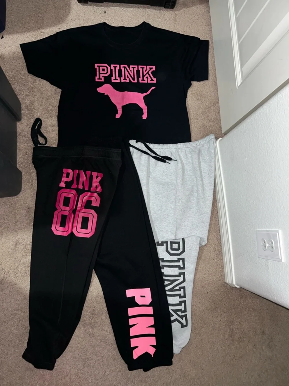 PINK Victoria's Secret Woman’s 4-Piece Lounge Set - 3 Pairs of Joggers / 1 TEE - Picture 2 of 16